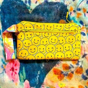 Wristlet purse